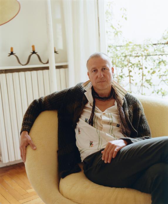 Le décorateur Jean Royère, son compagnon et le petit-neveu