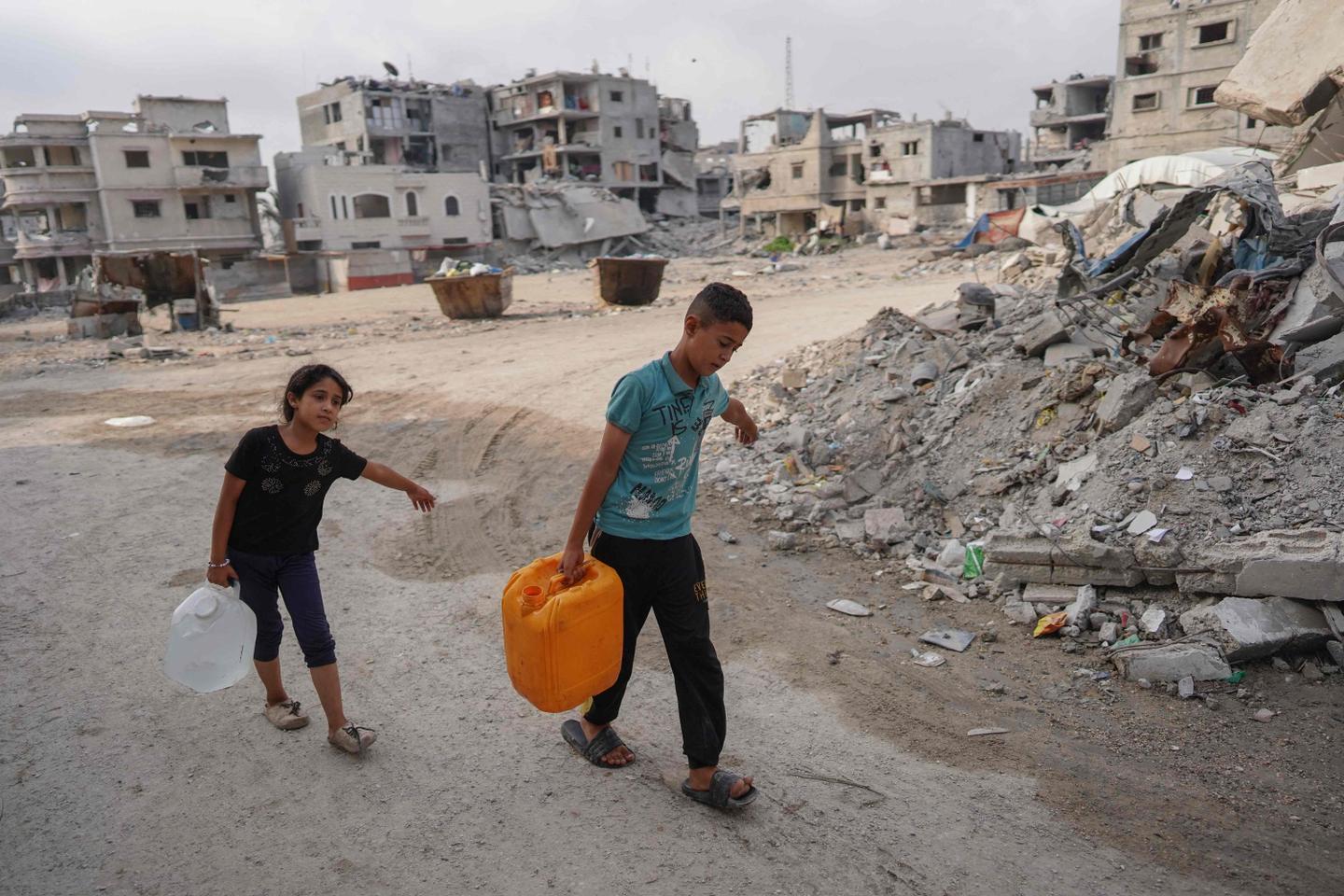 Israeli army orders Palestinians to leave a former humanitarian zone