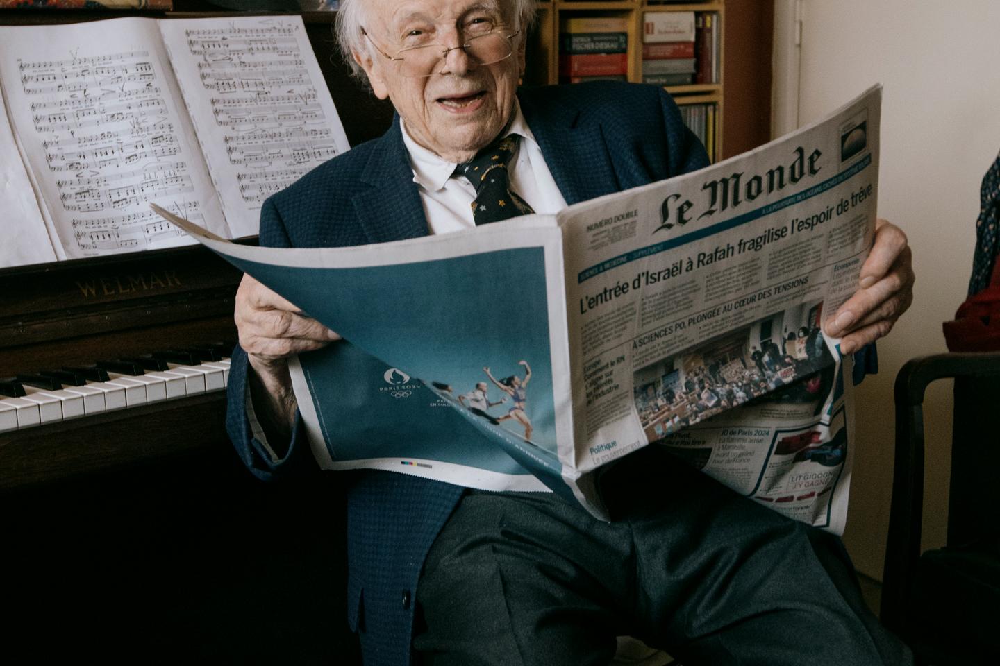 Jean-Paul Descombey, Le Monde's most loyal reader from day one