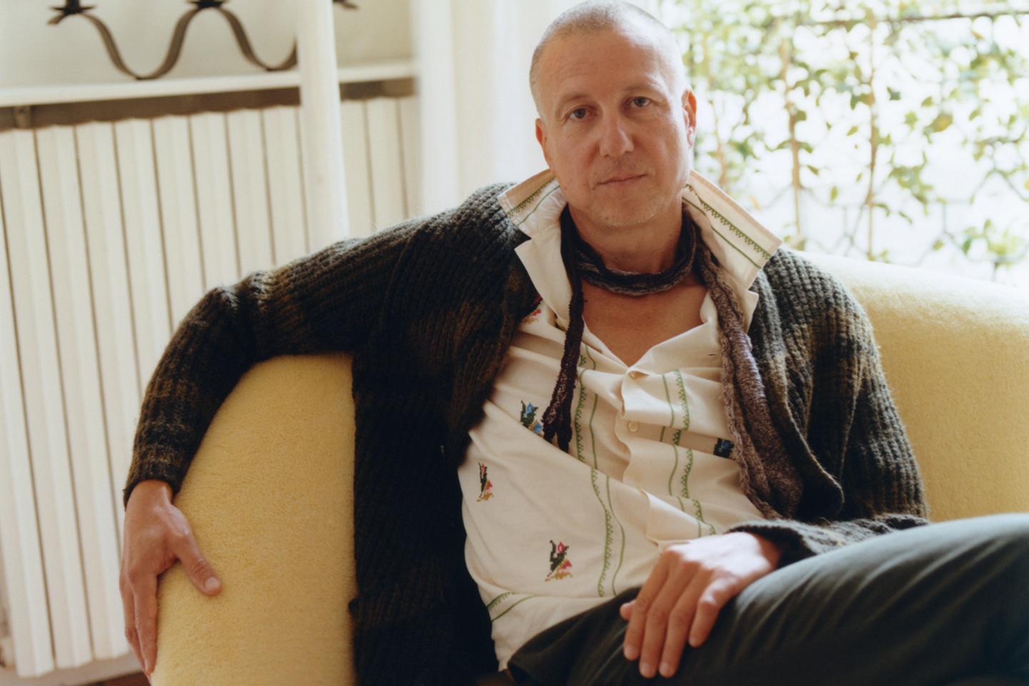 Le décorateur Jean Royère, son compagnon et le petit-neveu