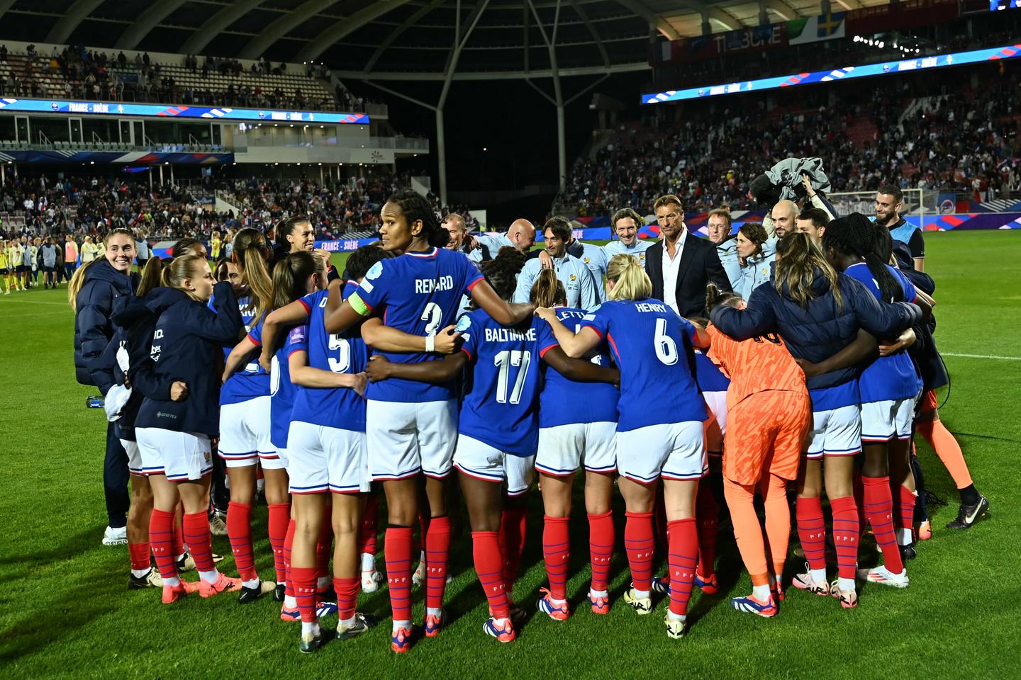 Paris 2024 : pour l&rsquo;&eacute;quipe de France f&eacute;minine de football, &laquo; repartir sans m&eacute;daille serait un &eacute;chec &raquo;