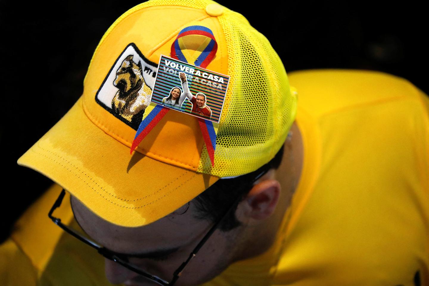 Mass emigration weighs on Venezuela's presidential election