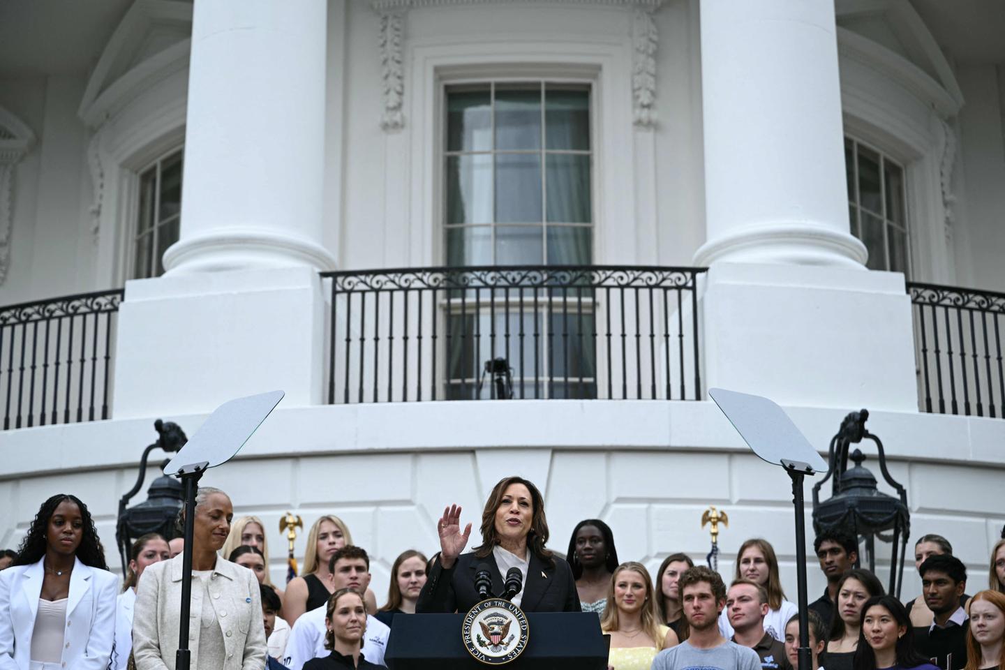 Harris faces daunting task of transforming into presidential candidate