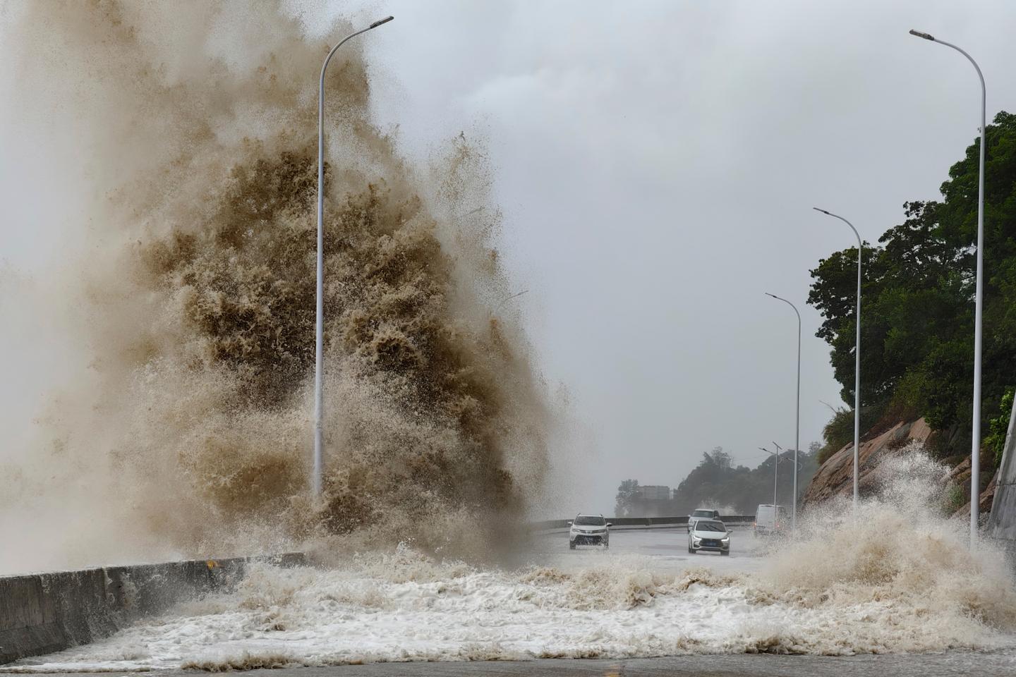 中国、台風「ガエミ」により30万人が避難