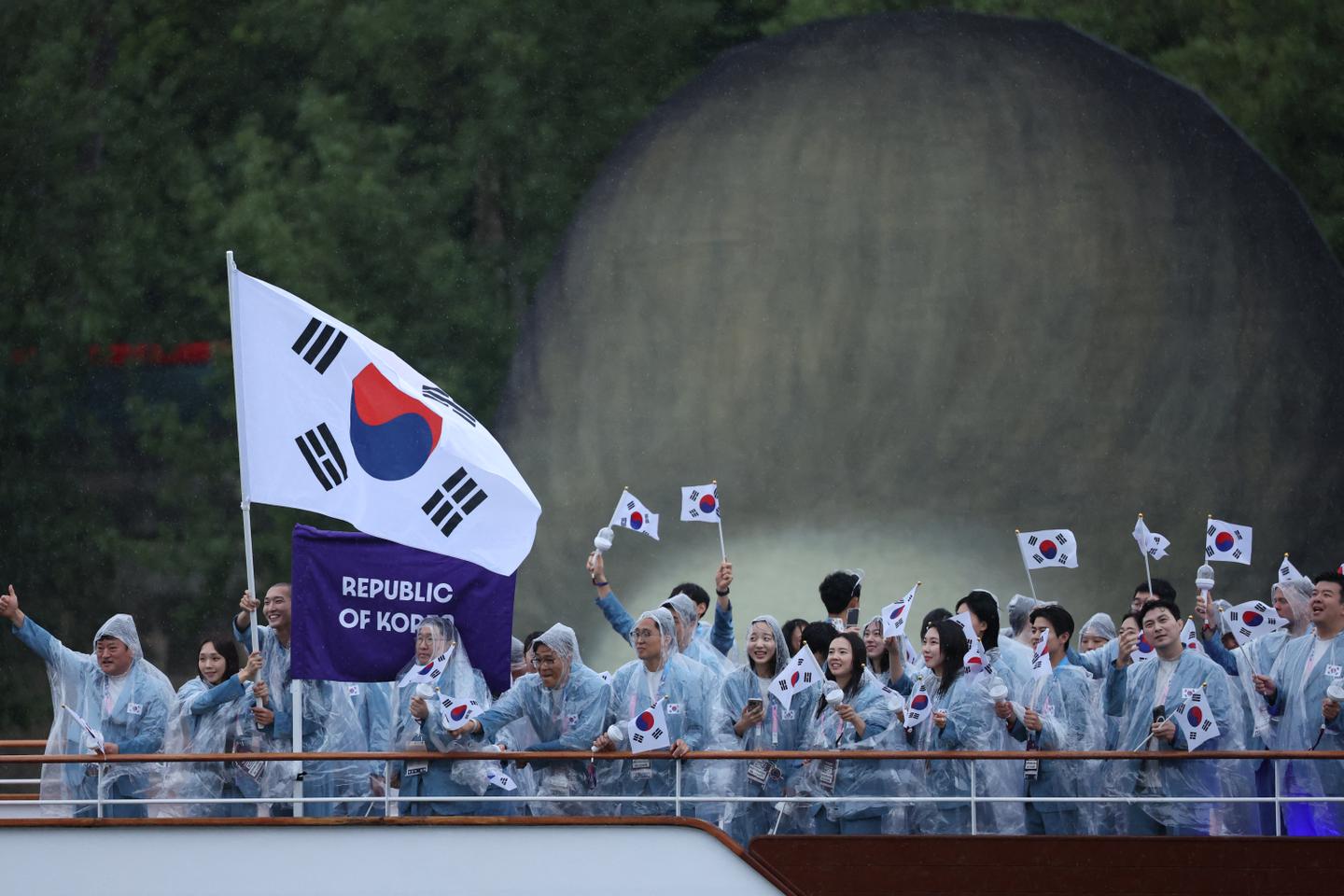 올림픽 주최측, 한국 선수단을 북한 선수로 표현한 것에 대해 사과
