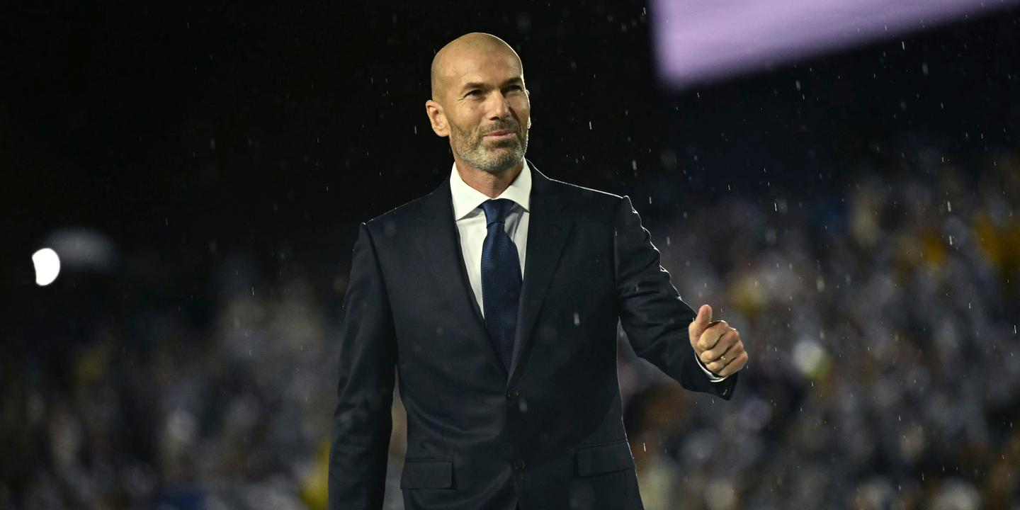 Zinedine Zidane nommé sélectionneur de l'équipe de France