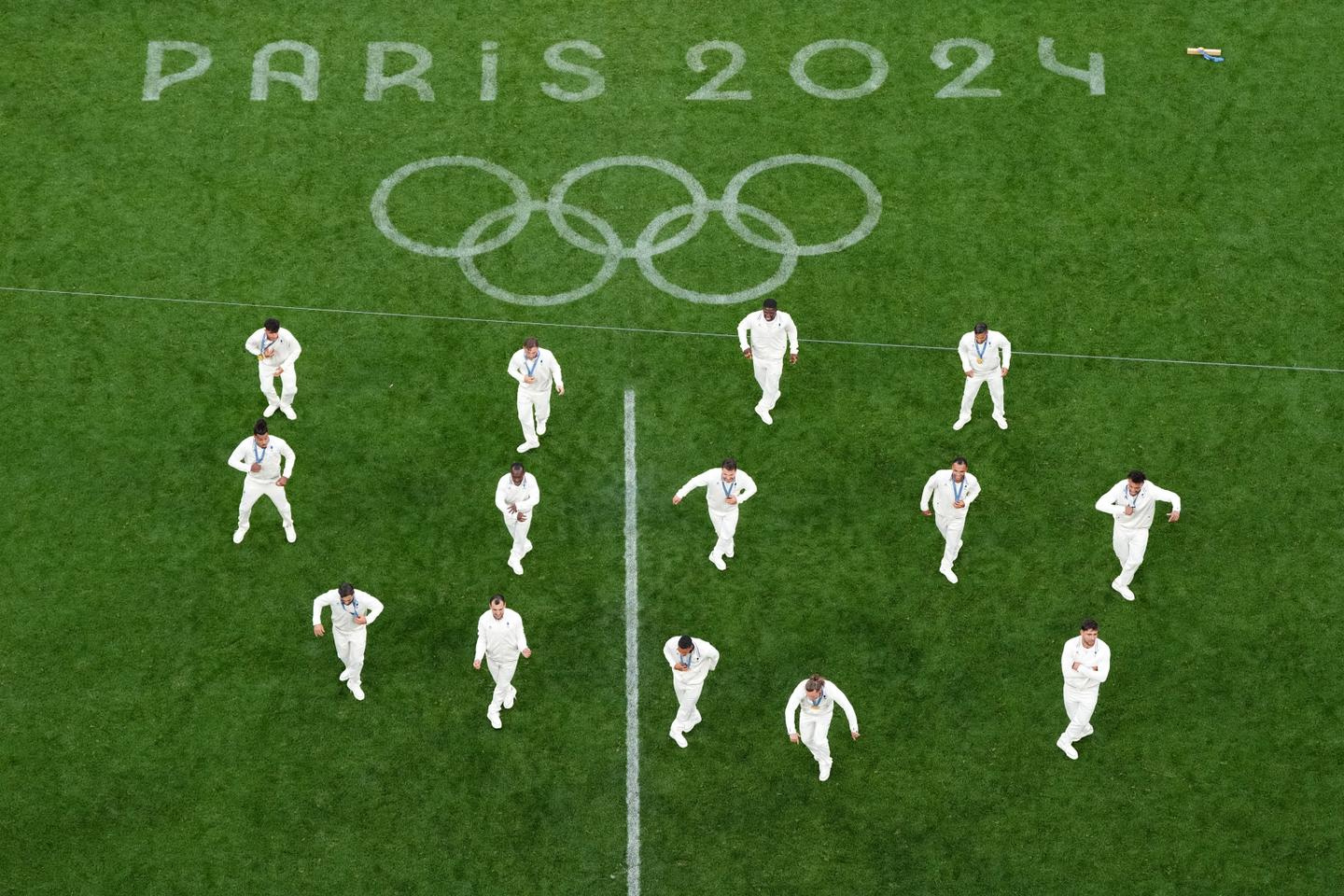 JO 2024 : comment l&rsquo;&eacute;quipe de France de rugby &agrave; VII s&rsquo;est construit un destin olympique, des dunes fidjiennes au Stade de France