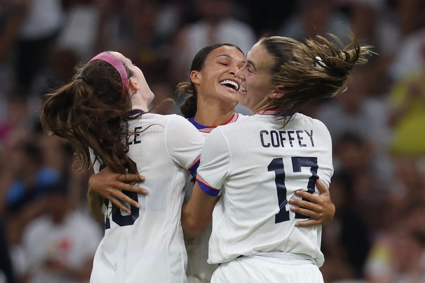 US-Frauen schlagen Deutschland mit 4:1 und Kanada siegt in einem Drohnen-Spionageskandal gegen Frankreich