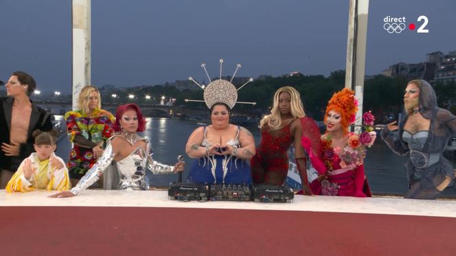 La DJ Barbara Butch lors de la cérémonie d’ouverture des Jeux olympiques, le 26 juillet 2024.