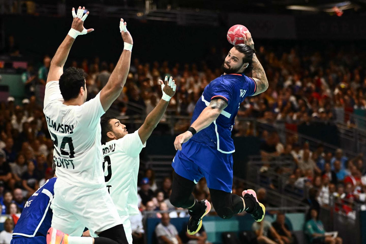 Handball aux JO 2024 : l&rsquo;&eacute;quipe de France masculine arrache un match nul face &agrave; l&rsquo;Egypte et se rassure (un peu)