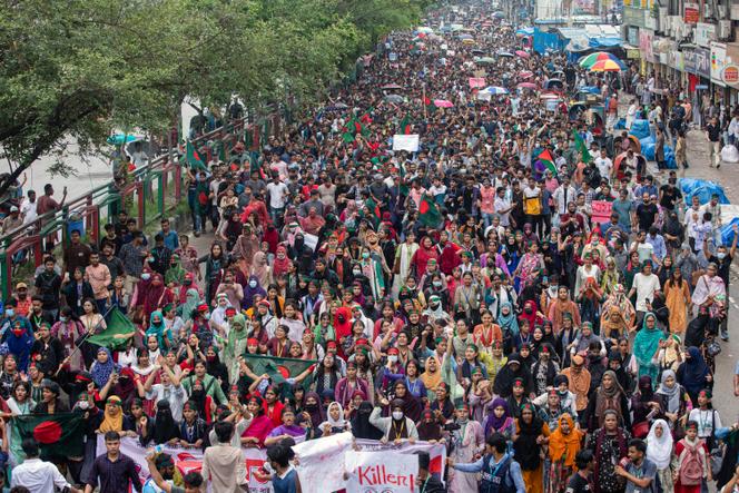 Marche de protestation contre la première ministre, Sheikh Hasina, et son gouvernement, à Dacca (Bangladesh), le 3 août 2024.