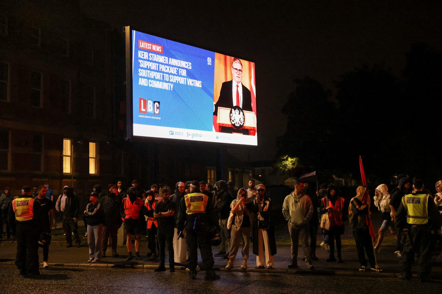 UK's Prime Minister Starmer experiences first major crisis with far-right riots