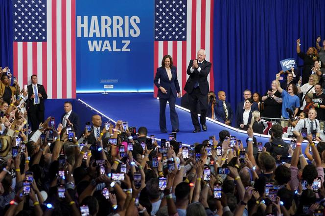 Kamala Harris et Tim Walz, lors de leur premier meeting électoral, à Philadelphie (Pennsylvanie), le 6 août 2024.
