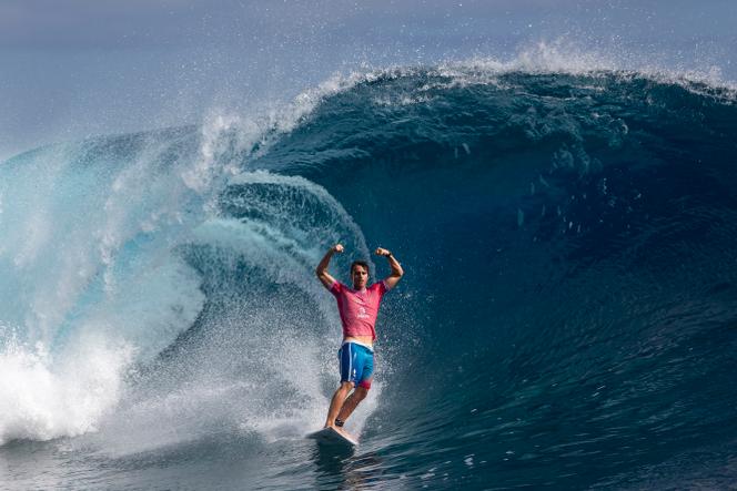 Kauli Vaast, lors des Jeux olympiques 2024, à Teahupoo (Polynésie française), le 5 août 2024.
