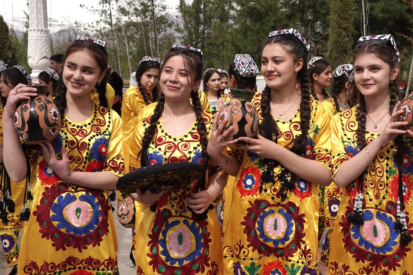Tajikistan prohibits 'black clothes' after hijab ban
