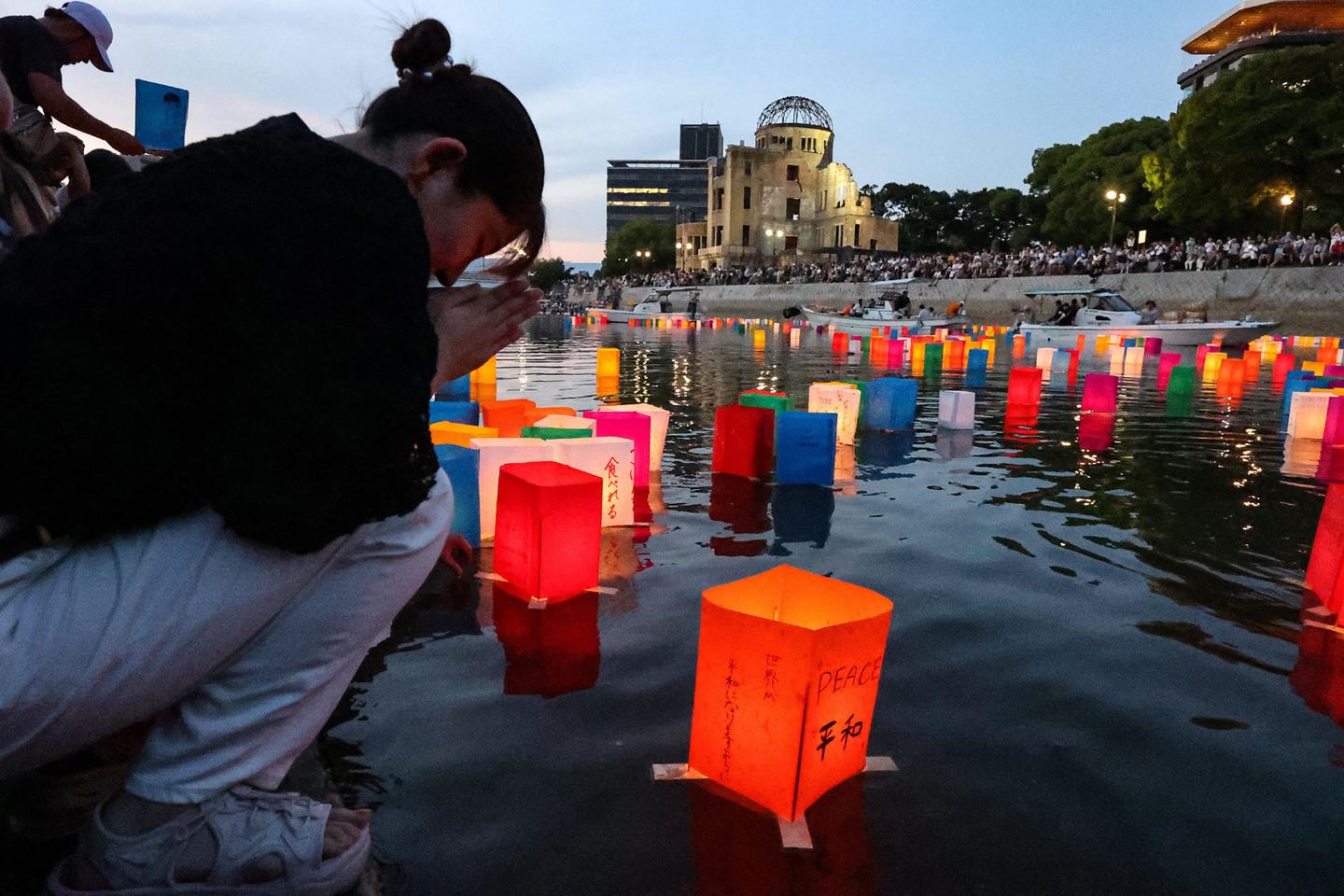 In Japan verdedigt de burgemeester van Nagasaki zijn besluit om Israël niet uit te nodigen voor de herdenkingsceremonie om mogelijke protesten in verband met het Gaza-conflict te voorkomen.