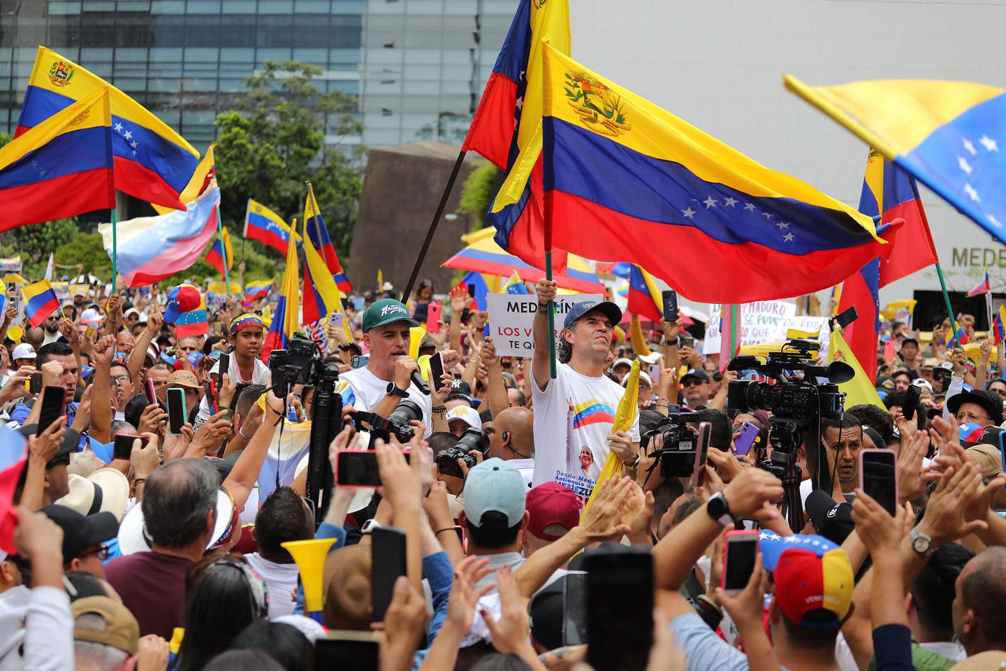 Maduro's opponent defies Venezuela high court summons over presidential election results