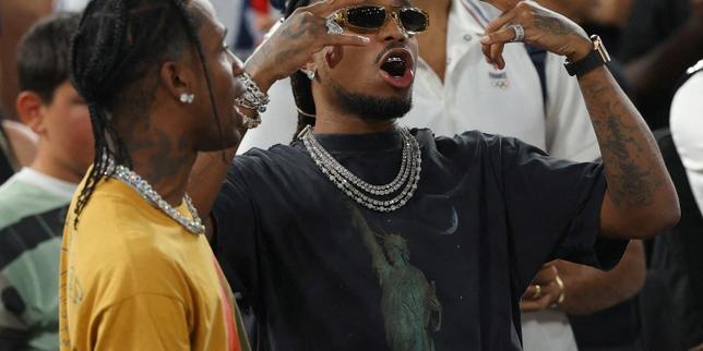 Travis Scott, rappeur américain, interpellé dans la nuit à Paris pour des « violences »