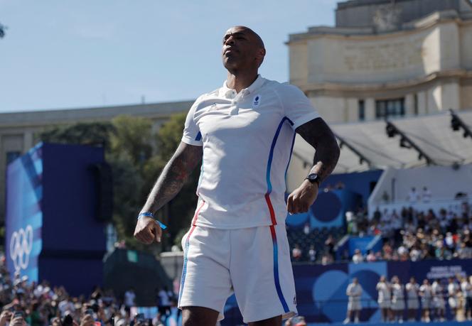 Thierry Henry après la médaille d'argent des Bleus au tournoi olympique de football au Parc des Champions à Paris, le 10 août.