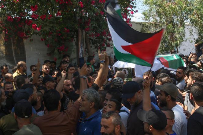 Lors des funérailles du commandant du Hamas Samer Al-Hajj dans le camp de réfugiés d'Ain El-Helweh, dans le sud du Liban, le 10 août 2024.