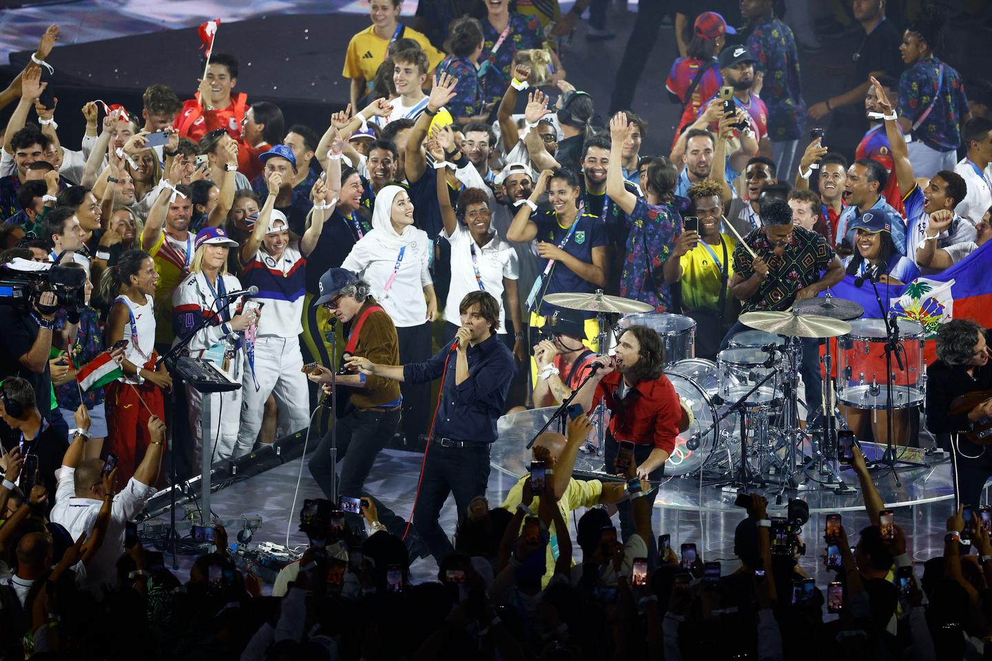 Phoenix, Air, Billie Eilish, Snoop Dogg and the Red Hot Chili Peppers: The closing ceremony was star-studded