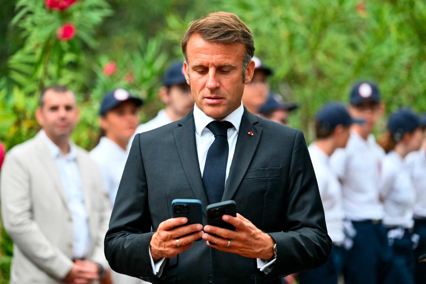 Macron to convene party leaders next week to discuss new government