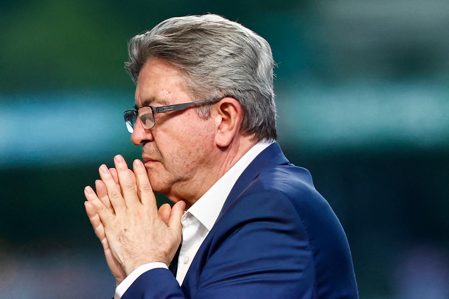 French left torn after Mélenchon threatens procedure to remove Macron from office
