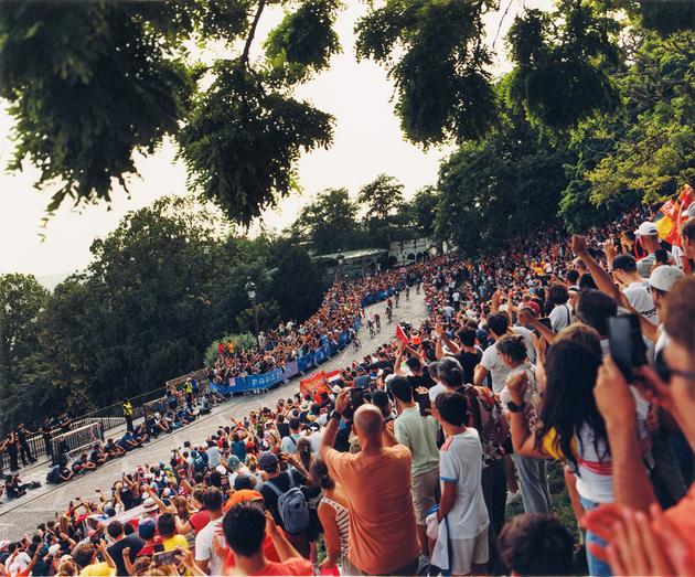 The women's road race at the foot of the Sacré-Coeur Basilica in Paris on August 4.