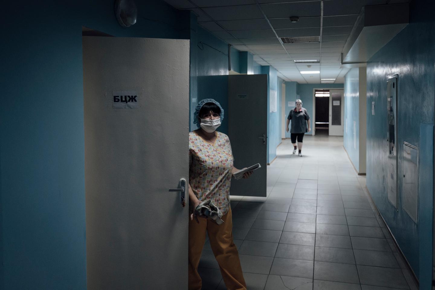 In eastern Ukraine, the last free days of Pokrovsk's maternity hospital