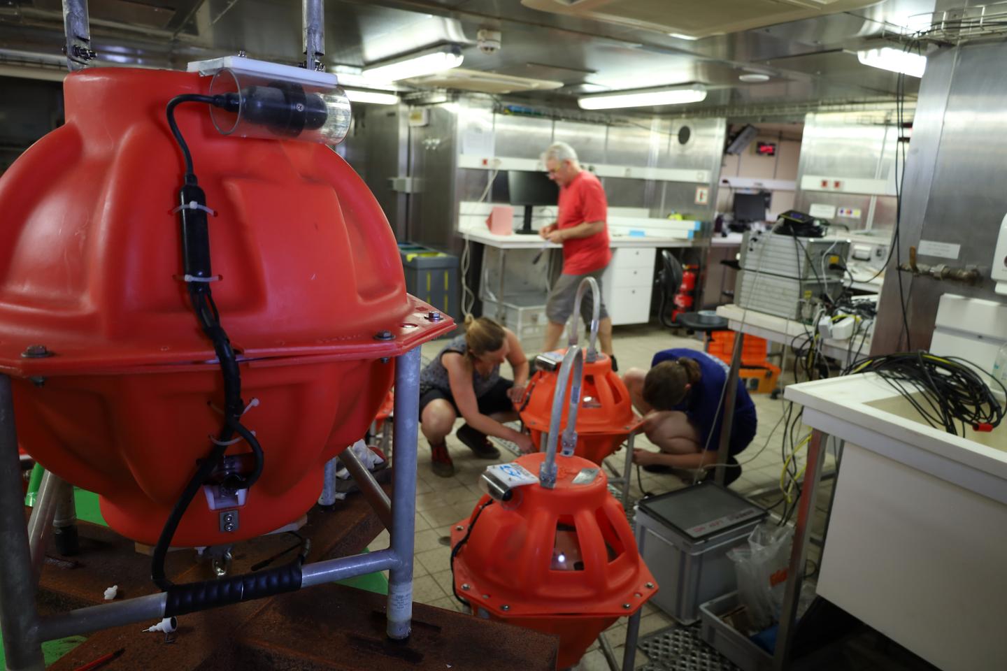 Deep-sea seismometers off Haiti's coast take Earth's pulse