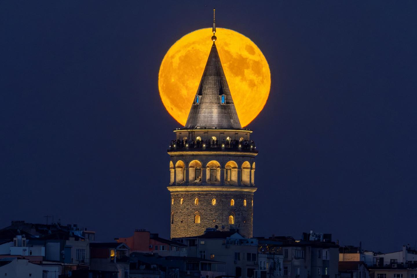 Majestic photos of last night's supermoon