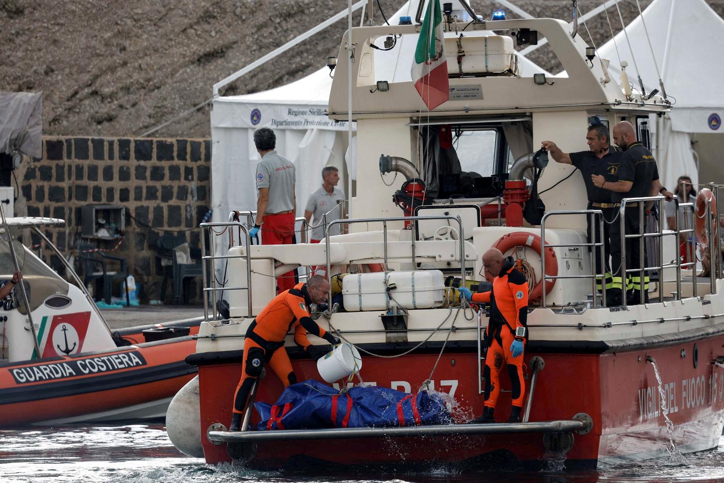 Sicily divers seek final missing people in shipwreck after Lynch's body found