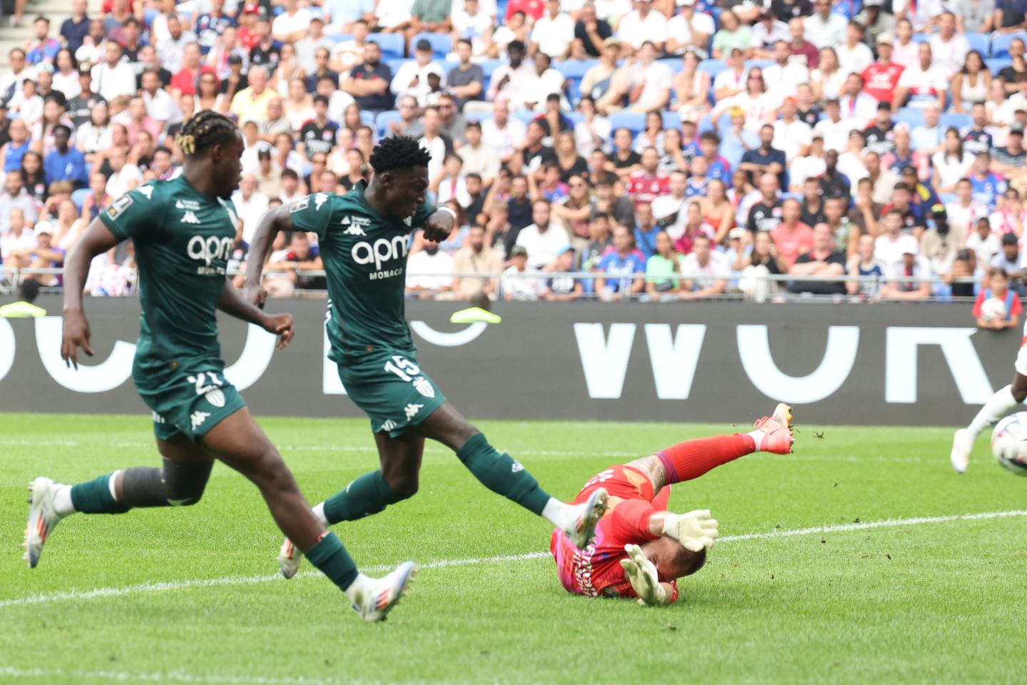Monaco brengt Lyon al in twijfel en Lille zet zijn perfecte start van het seizoen voort