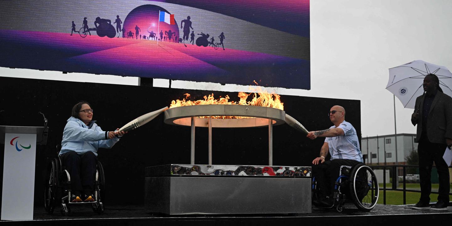 Jeux paralympiques de Paris 2024 : la flamme s’est allumée à Stoke Mandeville, berceau du paralympisme