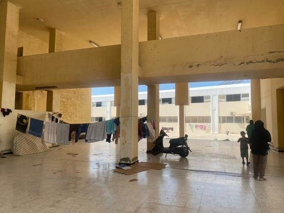 In het noodopvangcentrum van de Unie van Gemeenten in het gouvernement van Tyrus, Zuid-Libanon, zondag 25 augustus 2024.