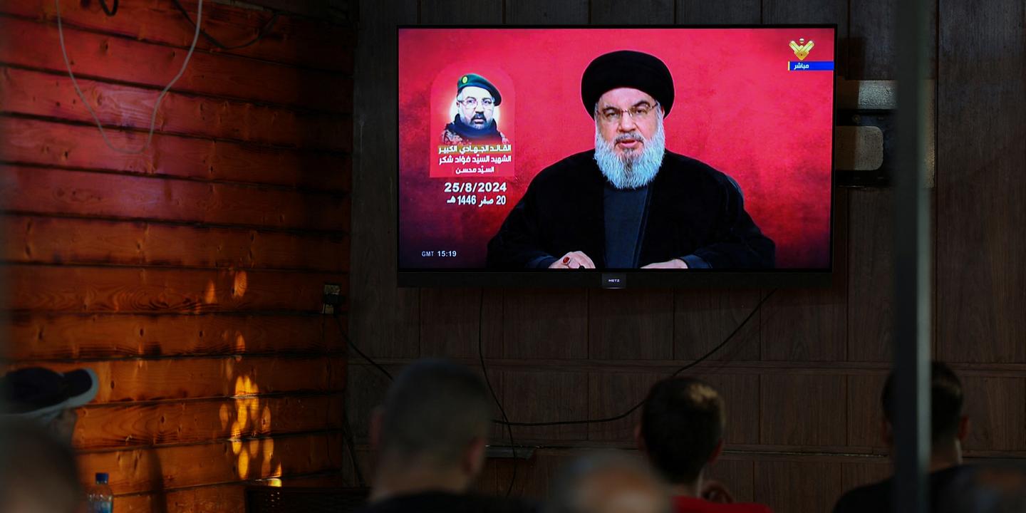 Hassan Nasrallah kondigt de aanval aan op een militaire basis in de buurt van Tel Aviv, en Israël bevestigt dat deze “niet werd gebombardeerd”