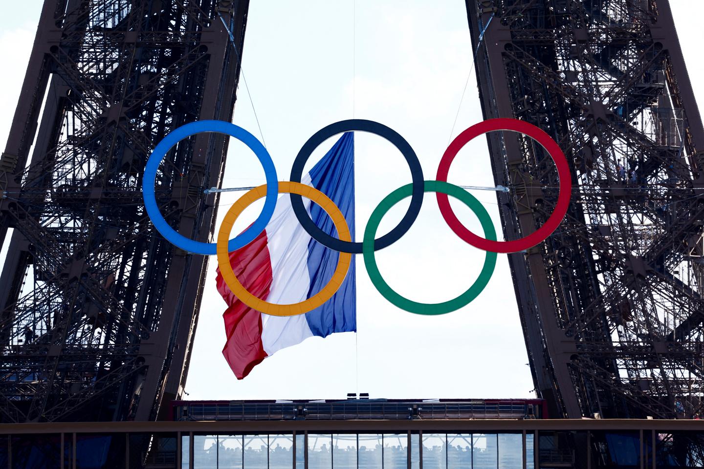 French culture minister jumps into row over Olympic rings on Eiffel Tower