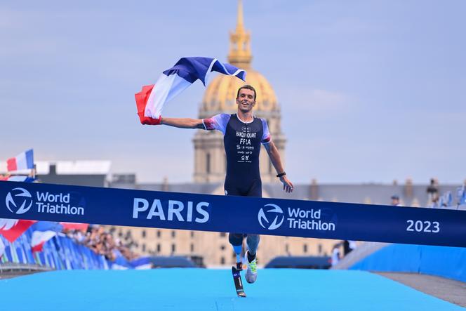 Alexis Hankenkant, lors d'une épreuve test de triathlon paralympique, à Paris le 19 août 2023.