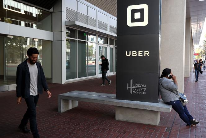 Het Uber-logo voor het hoofdkantoor van het bedrijf in San Francisco, Californië op 26 augustus 2016.