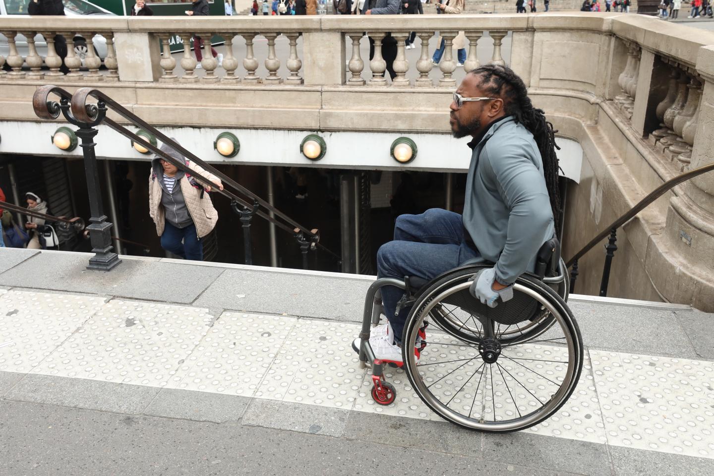 Accessibility of Paris métro in question ahead of Paralympics