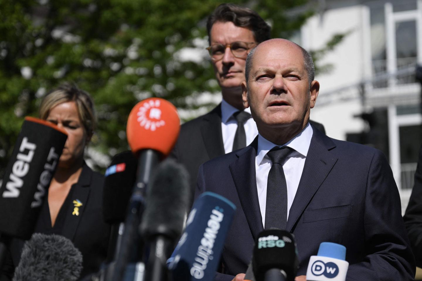 German chancellor vows stricter weapon laws and deportations after Solingen attack