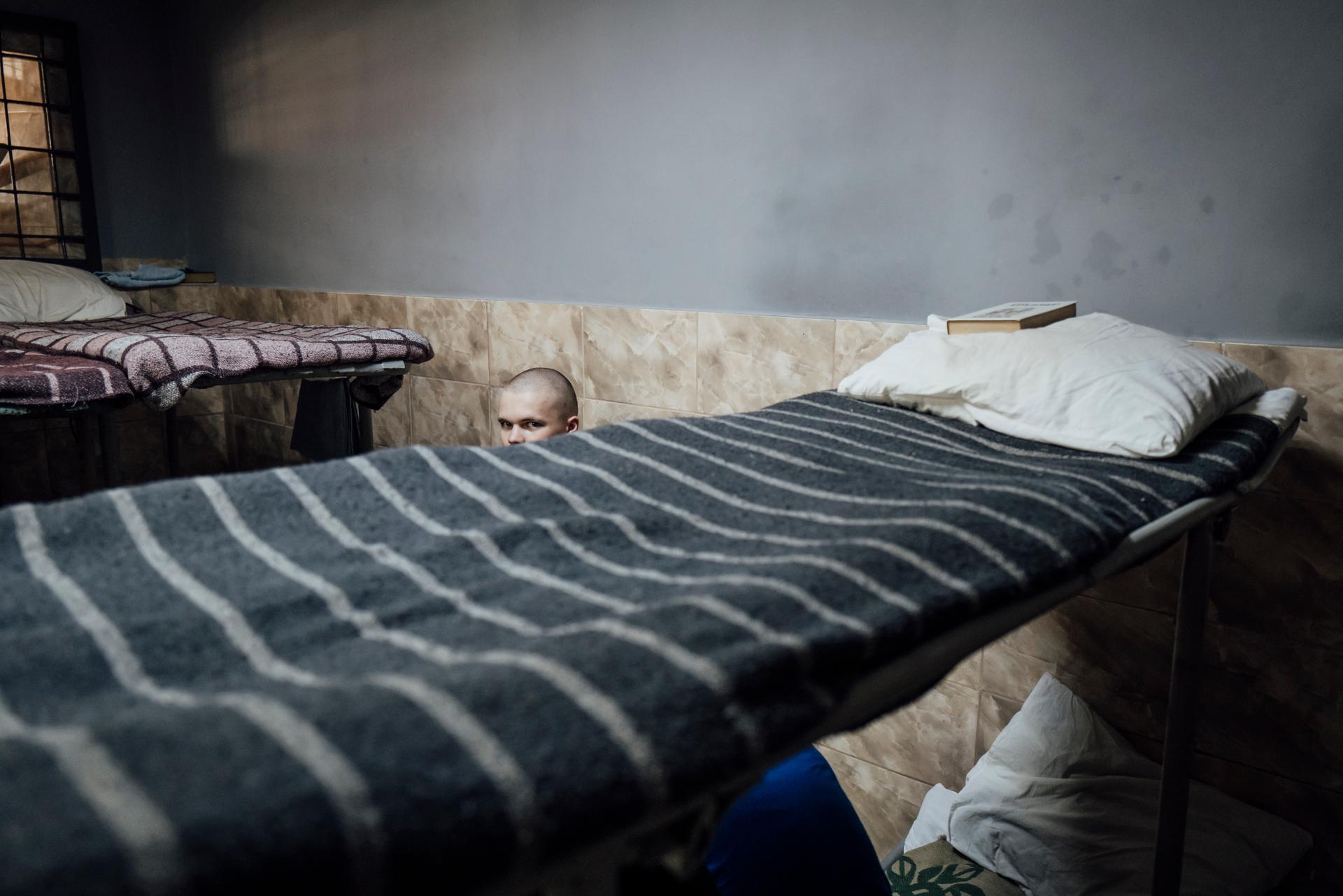 A detention center for Russian POWs in Sumy oblast, August 22, 2024. Nearly 80% of them are now conscripts. Many young Russians doing their military service in the area bordering Ukraine were taken prisoner during the Kursk operation.