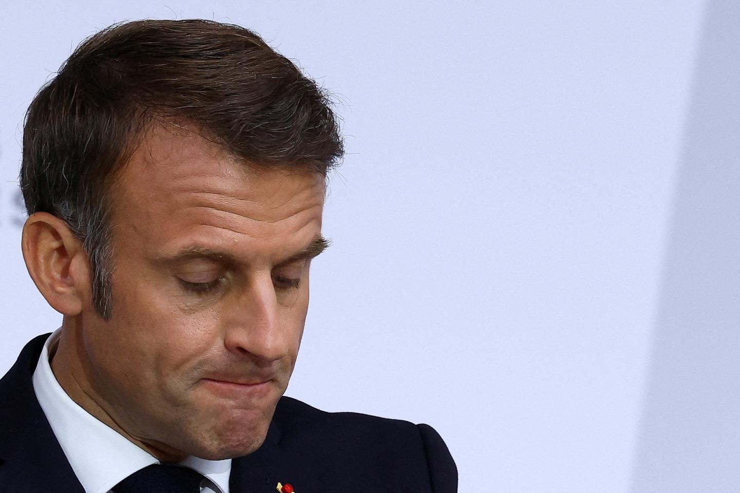 Macron faces resistance and struggles to launch new talks to form government