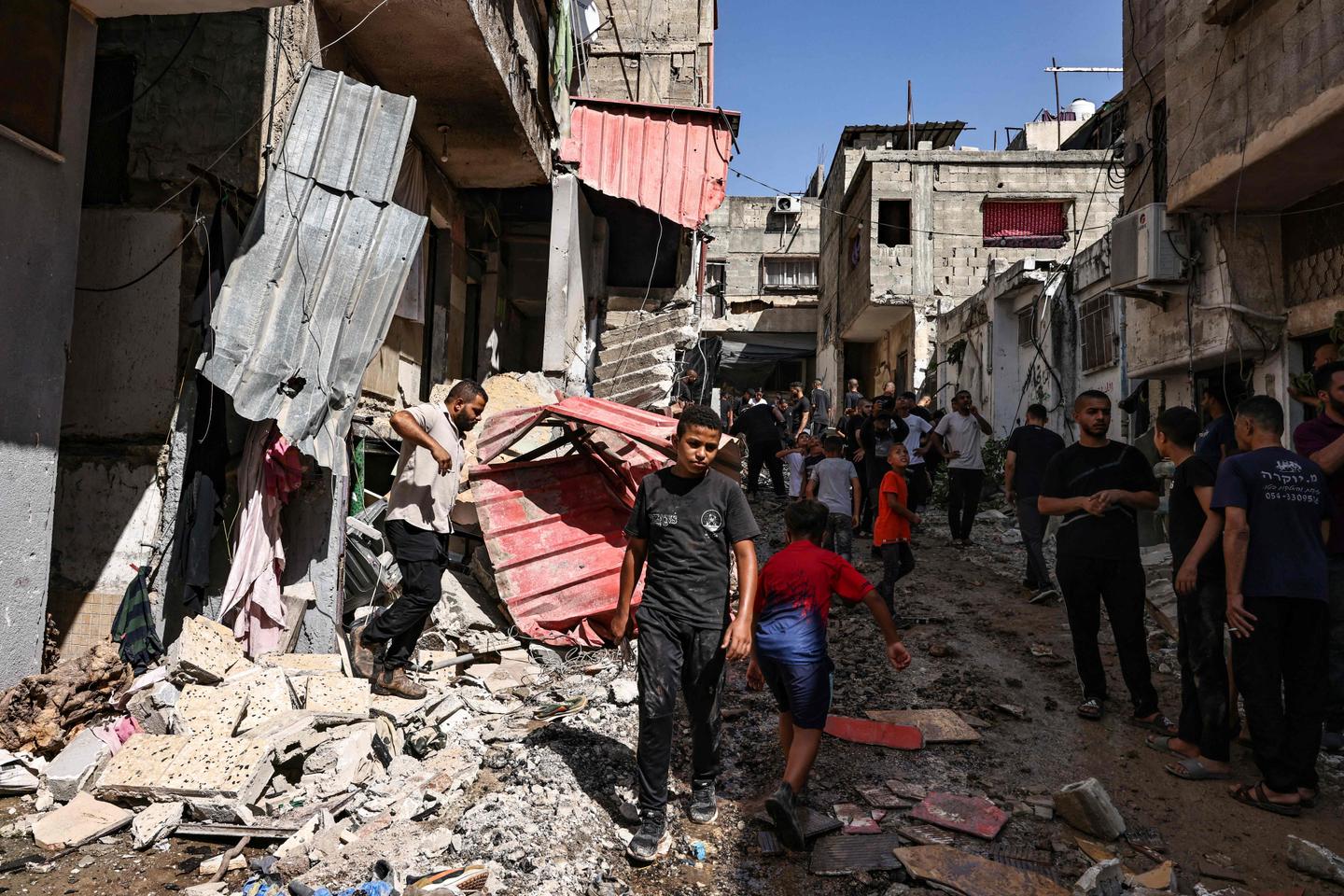 Israel carries out large-scale raids in West Bank