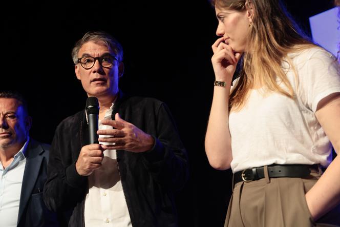 Le premier secrétaire du PS, Olivier Faure, et la présidente des Jeunes socialistes, Emma Rafowicz, lors de la première journée des universités d’été du Parti socialiste, à Blois, le 29 août 2024.