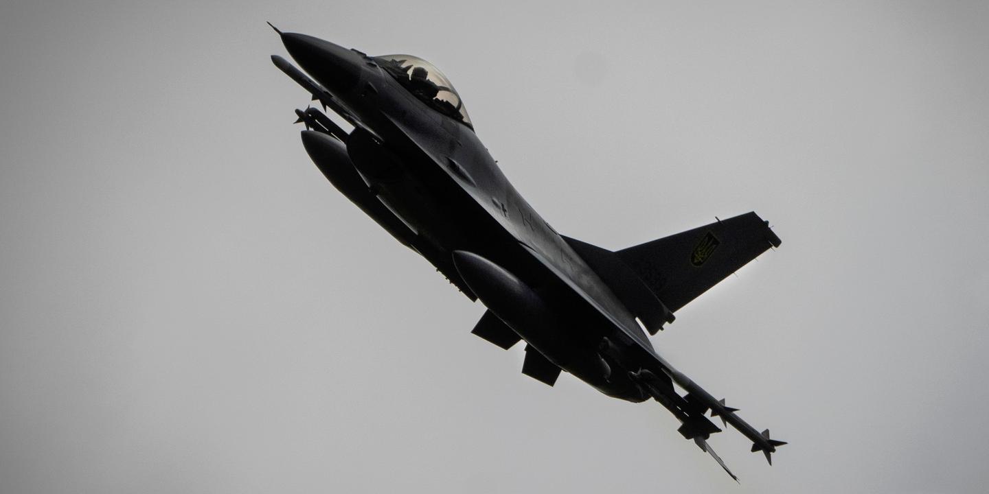 El despido del comandante de la Fuerza Aérea de Ucrania no está relacionado con el accidente del F-16, dice el Ministro de Defensa