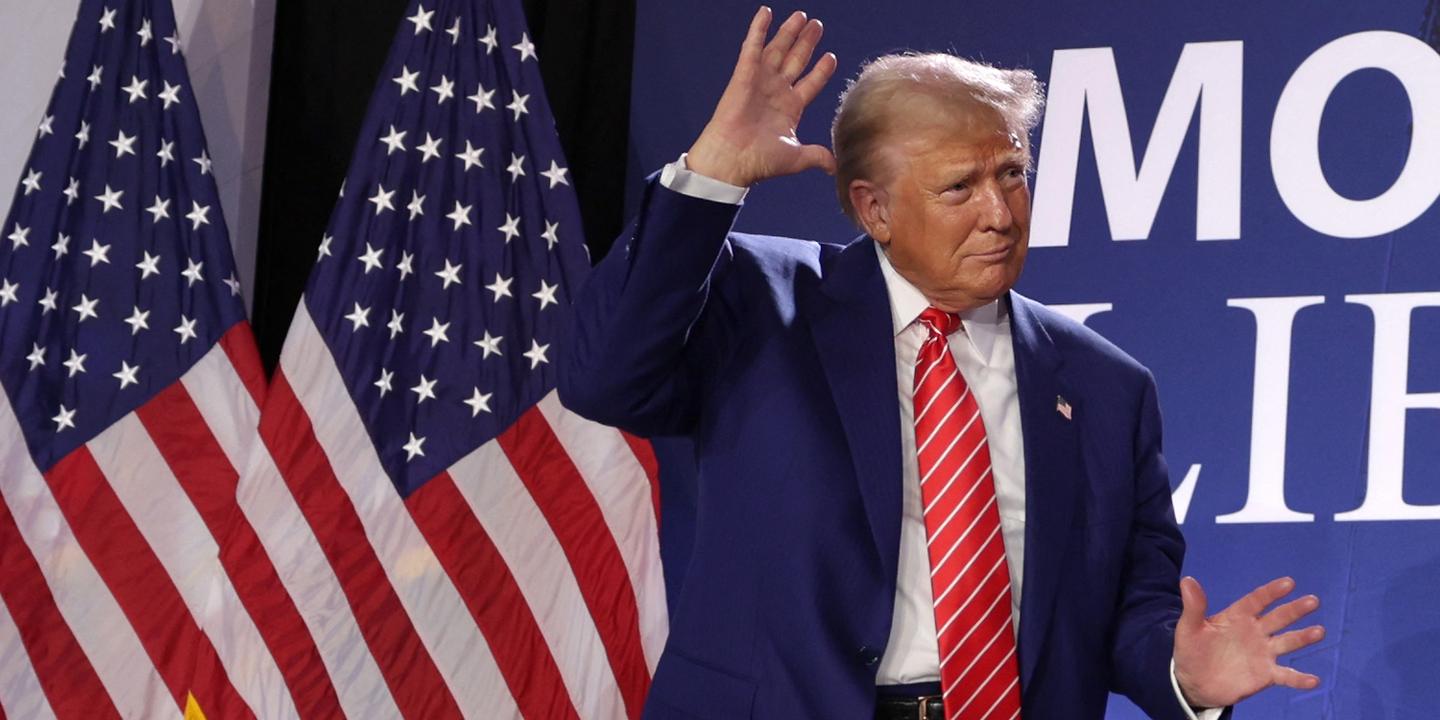 Trump tự mâu thuẫn về vấn đề phá thai để tìm kiếm lợi ích chính trị
