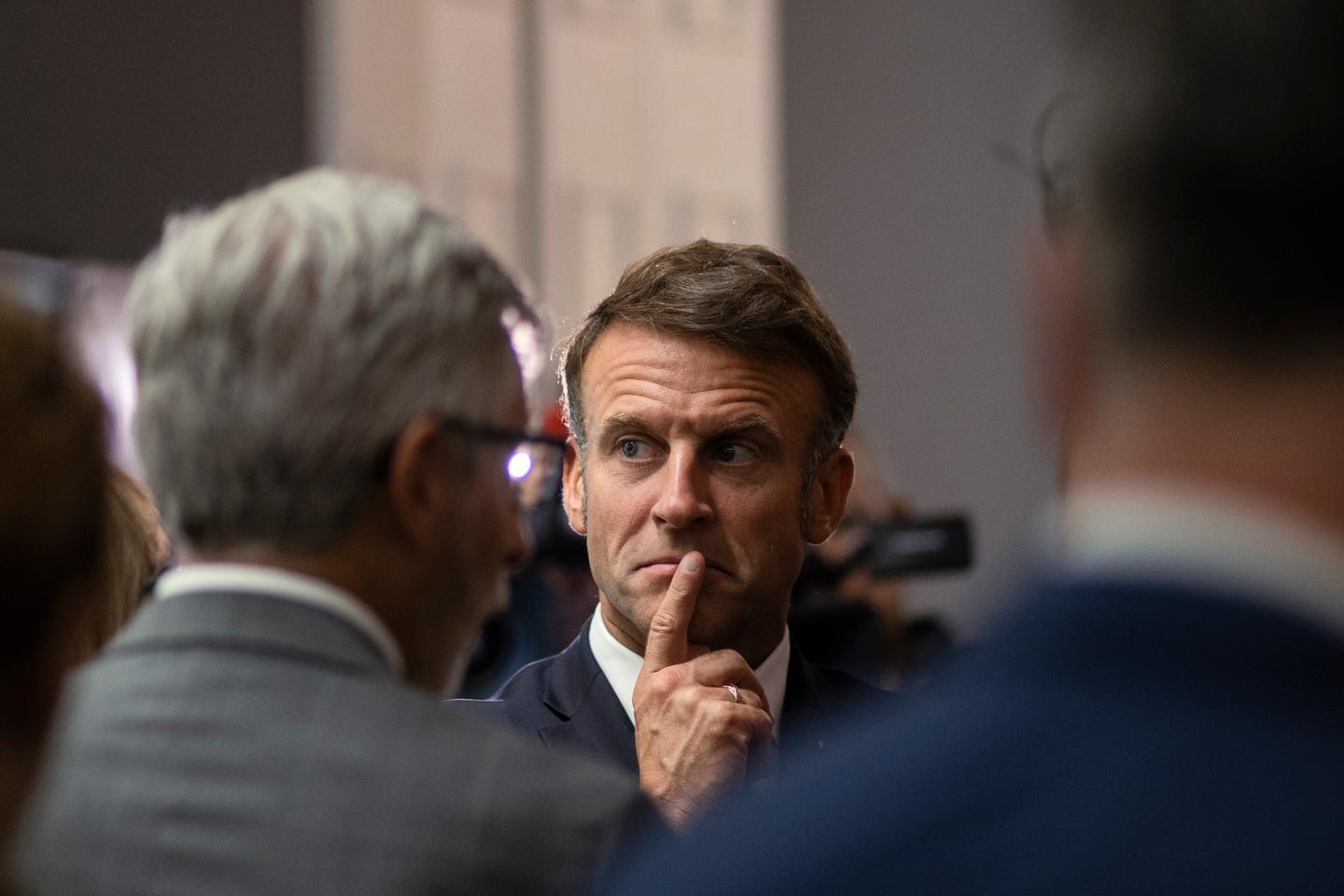 Macron hosts predecessors and prime minister hopefuls