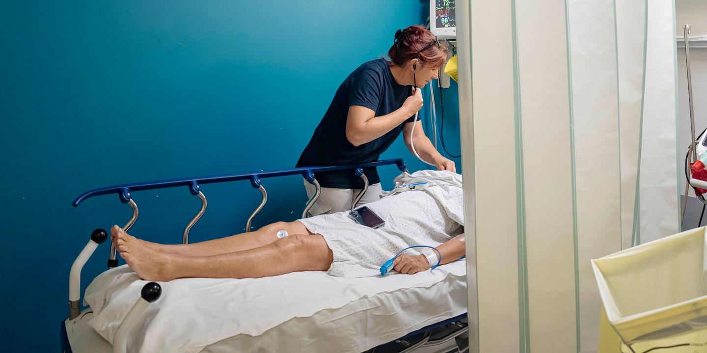 A l’hôpital de Carpentras, dans les coulisses du  tri  à l’entrée des urgences