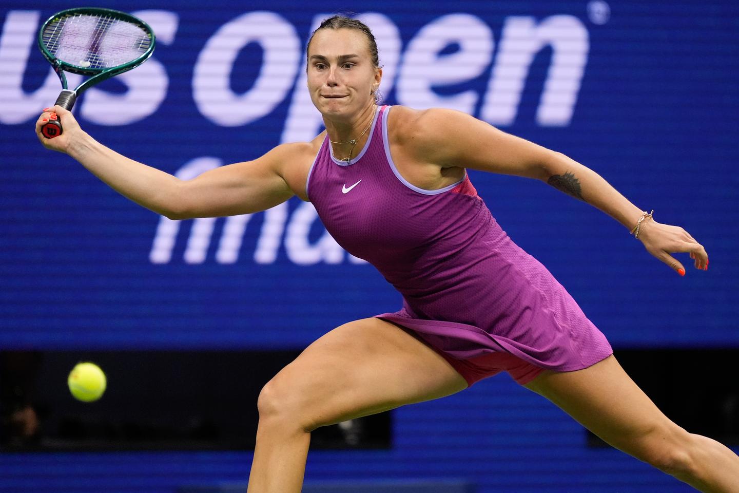 ベラルーシのアリーナ・サバレンカがアメリカのジェシカ・ペグラを破って決勝に勝利